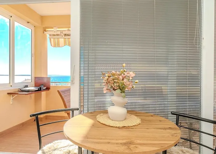 Mare Beautiful Sea View